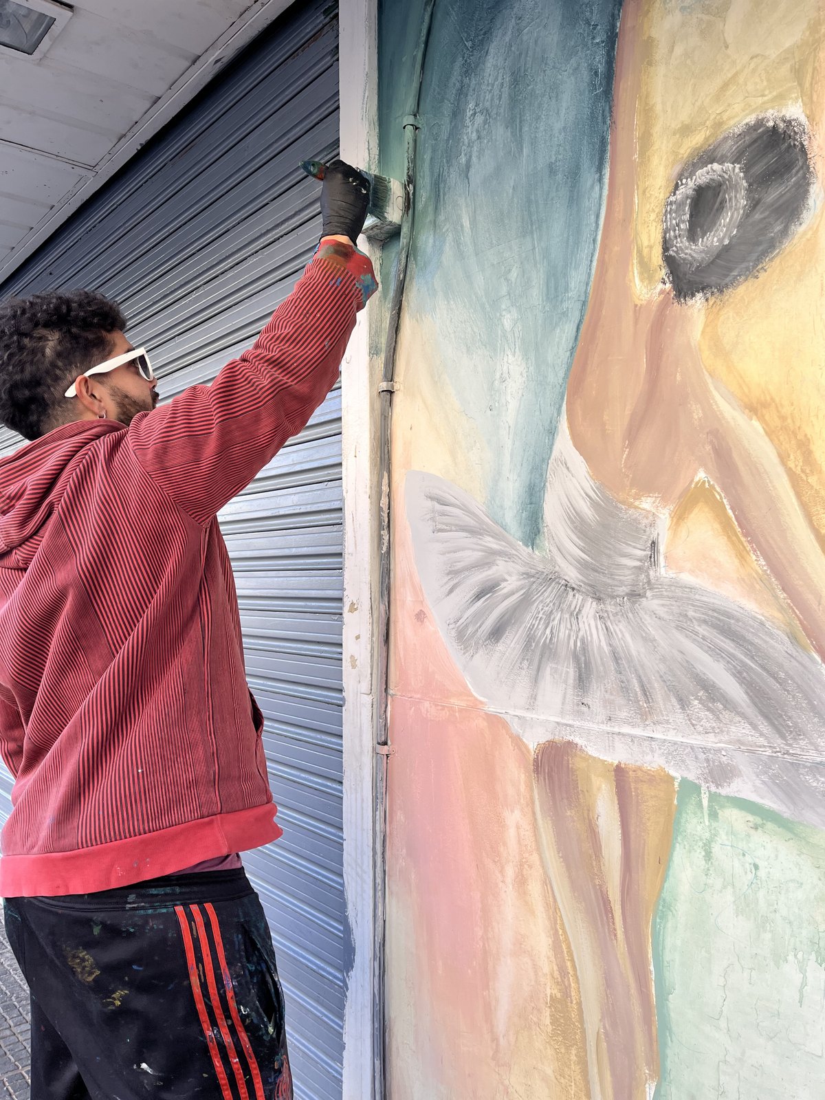 The Ballerina mural by Cundo Marchi in San Fernando, Buenos Aires, Argentina, view 2