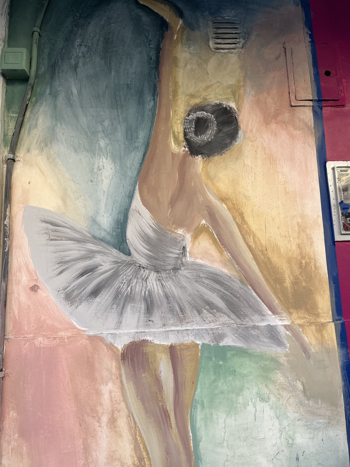The Ballerina mural by Cundo Marchi in San Fernando, Buenos Aires, Argentina, view 3
