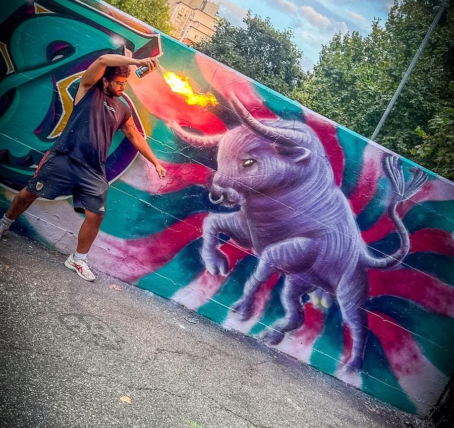 BULLL$HIT mural by Cundo Marchi in Turin, Italy, view 4