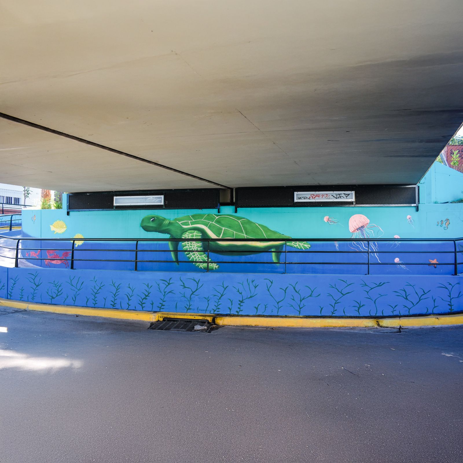 Down the Ocean, mural by Cundo Marchi, Bicentennial Tunnel, Tigre, Buenos Aires, Argentina, 2019