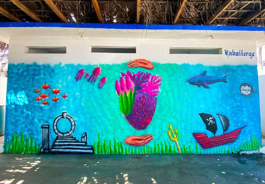 Ocean Heart, mural by Cundo Marchi, Bonfil Urban Mural Fest, Acapulco, Mexico, 2022