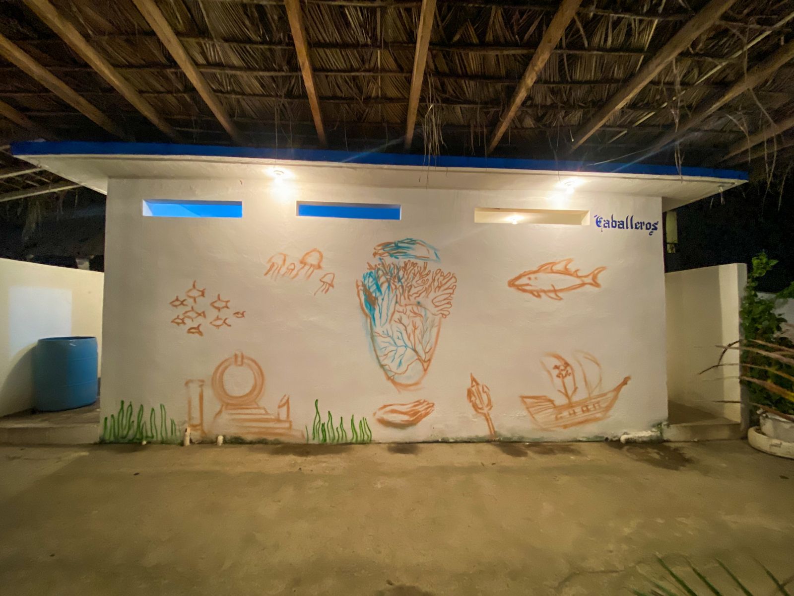 Ocean Heart mural by Cundo Marchi in Bonfil Urban Mural Fest, Acapulco, Mexico, view 3