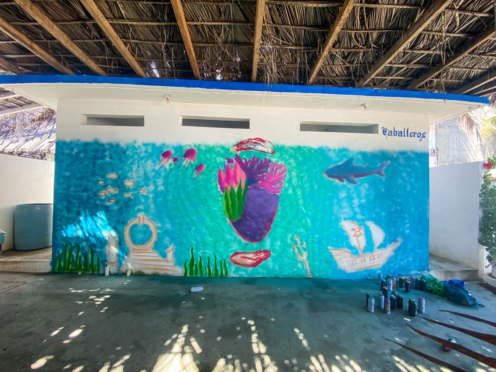 Ocean Heart mural by Cundo Marchi in Bonfil Urban Mural Fest, Acapulco, Mexico, view 6
