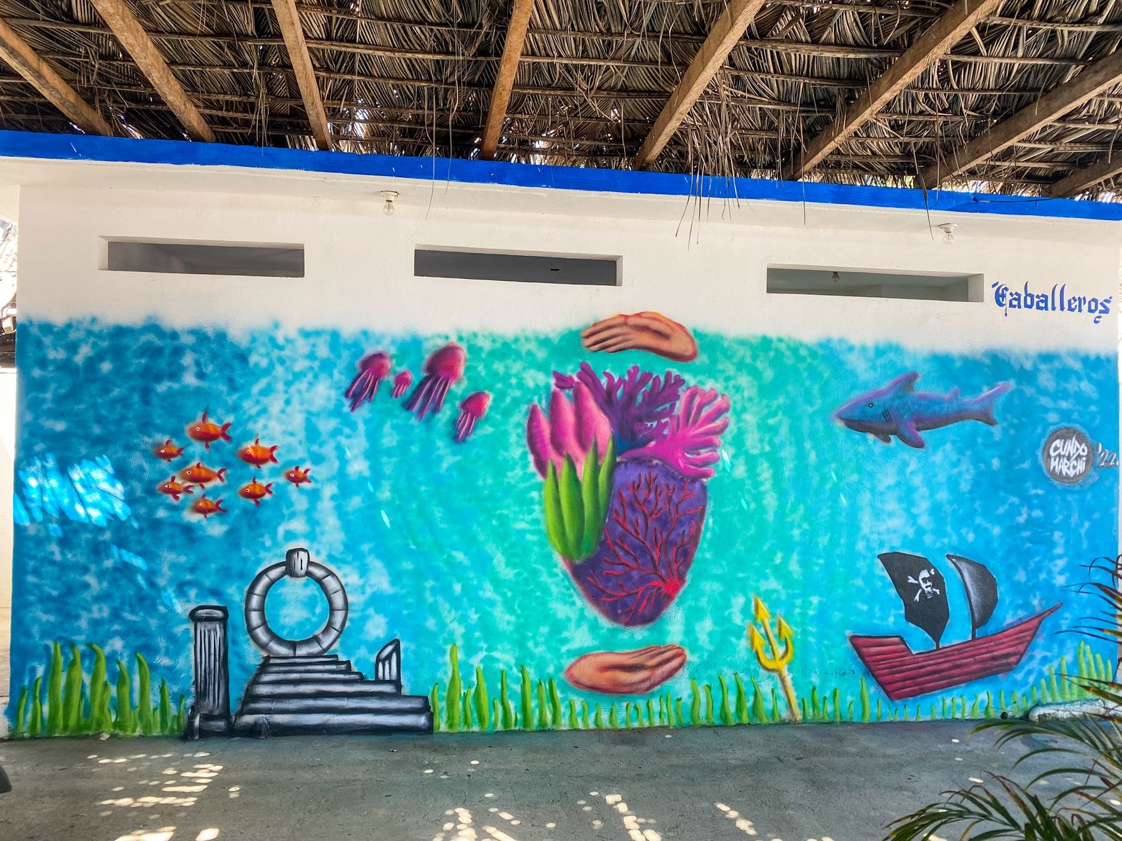Ocean Heart mural by Cundo Marchi in Bonfil Urban Mural Fest, Acapulco, Mexico, view 8