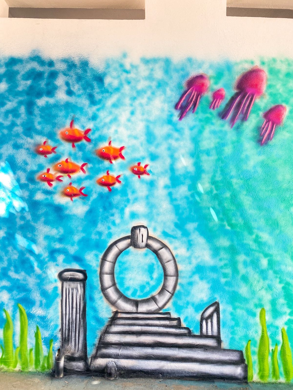 Ocean Heart mural by Cundo Marchi in Bonfil Urban Mural Fest, Acapulco, Mexico, view 9