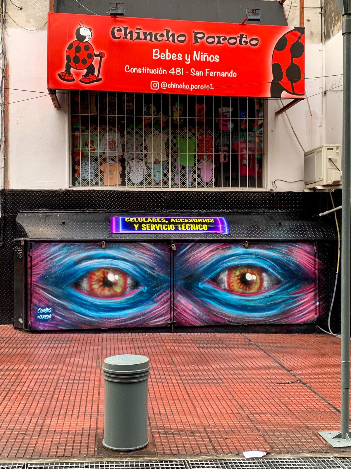 The Eyes mural by Cundo Marchi in Buenos Aires, Argentina, view 4