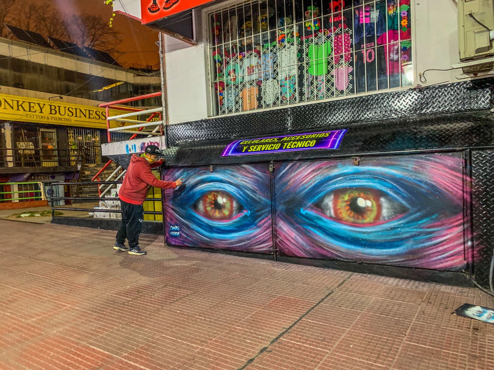 The Eyes mural by Cundo Marchi in Buenos Aires, Argentina, view 7
