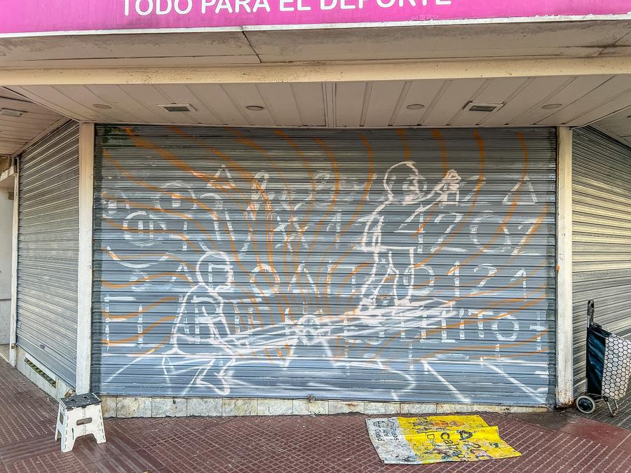 The Seesaw mural by Cundo Marchi in Buenos Aires, Argentina, view 4